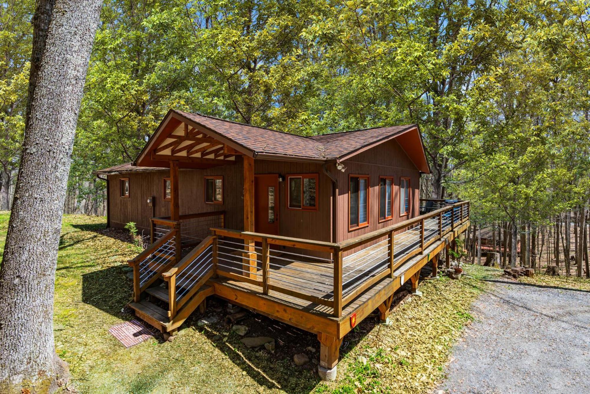 ברקלי ספרינגס Chalet W Hot Tub, Large Deck, Grill, & Fast Wifi מראה חיצוני תמונה