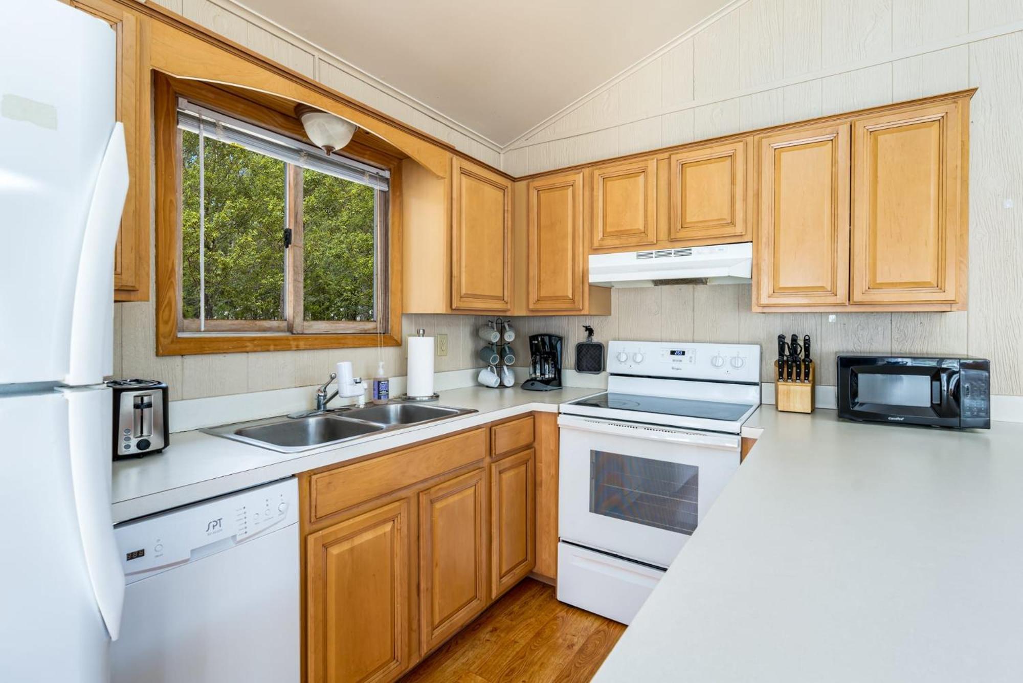 ברקלי ספרינגס Chalet W Hot Tub, Large Deck, Grill, & Fast Wifi מראה חיצוני תמונה
